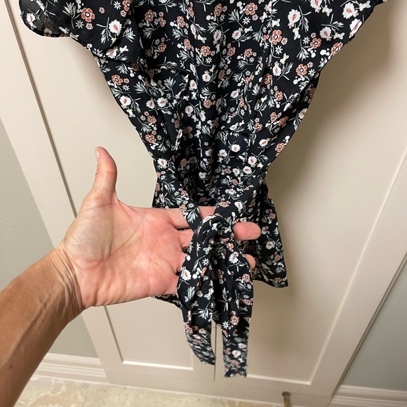 Max Studio sleeveless ruffled blouse - Picture 15 of 15